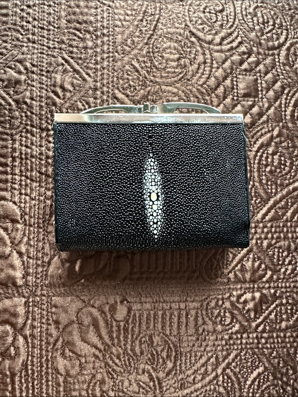 Authentic River Black Stingray Leather Trifold Kiss-Lock Wallet
